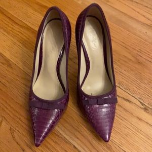 Elizabeth and James Pumps